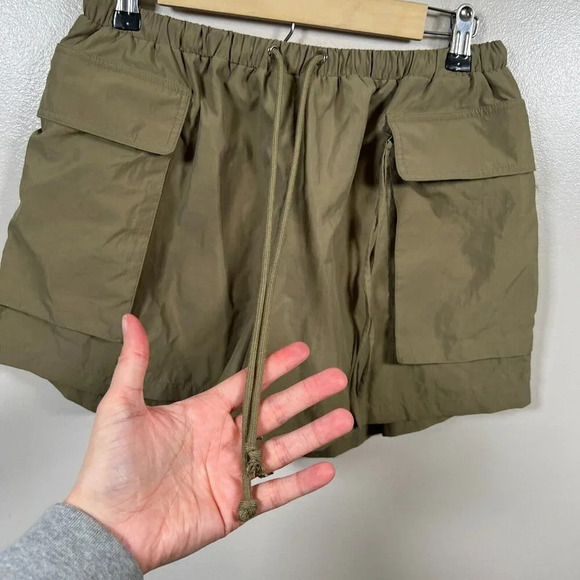 Lovers & Friends Mya Shorts Size Small Green Utility Cargo Relaxed Gorpcore - Picture 4 of 8